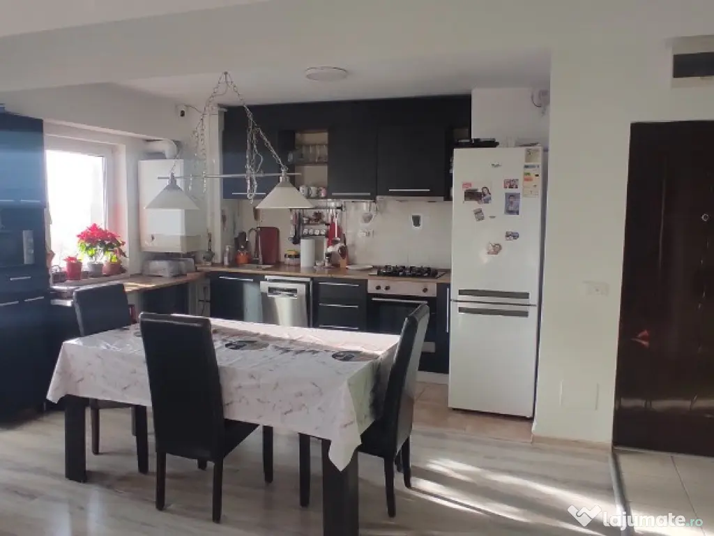 Apartament 3 camere in Cornetu centru 