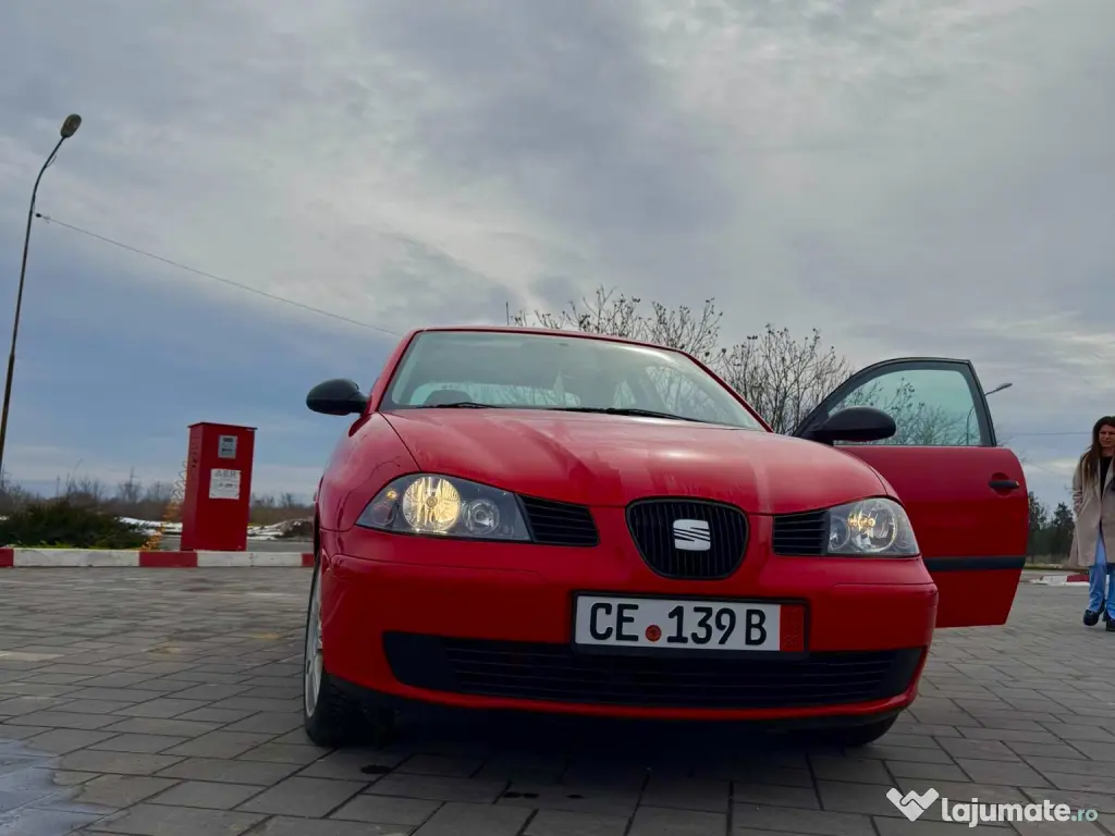 Vând Seat Ibiza