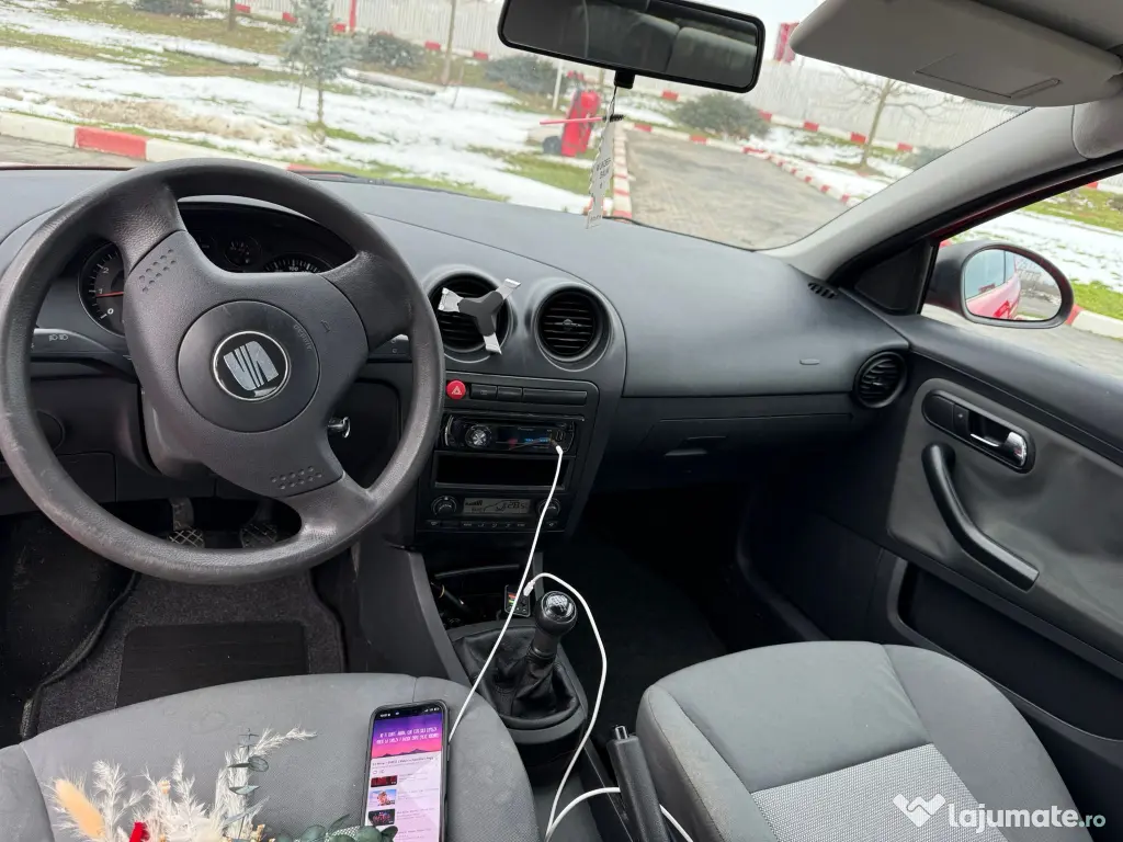 Vând Seat Ibiza
