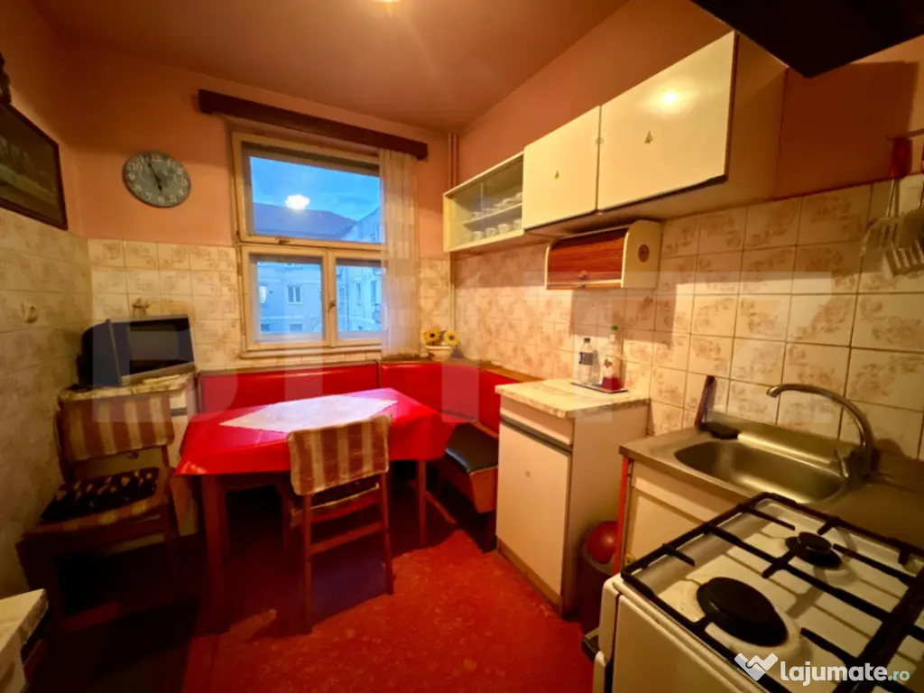 Apartament 3 camere, etaj 3 - zonă Rogerius