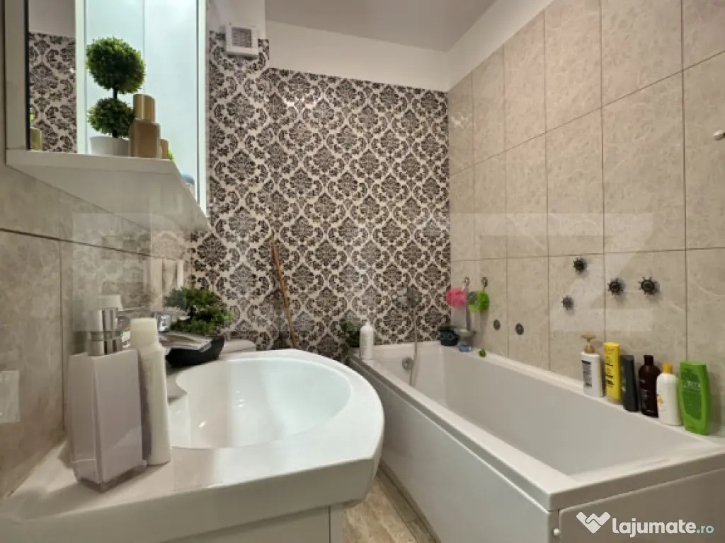 Apartament 3 camere, 88 mp, loc de parcare, zona Cornitoiu -