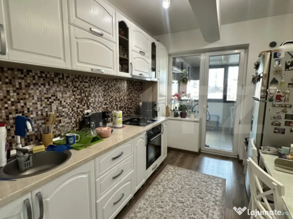 Apartament 3 camere, 88 mp, loc de parcare, zona Cornitoiu -