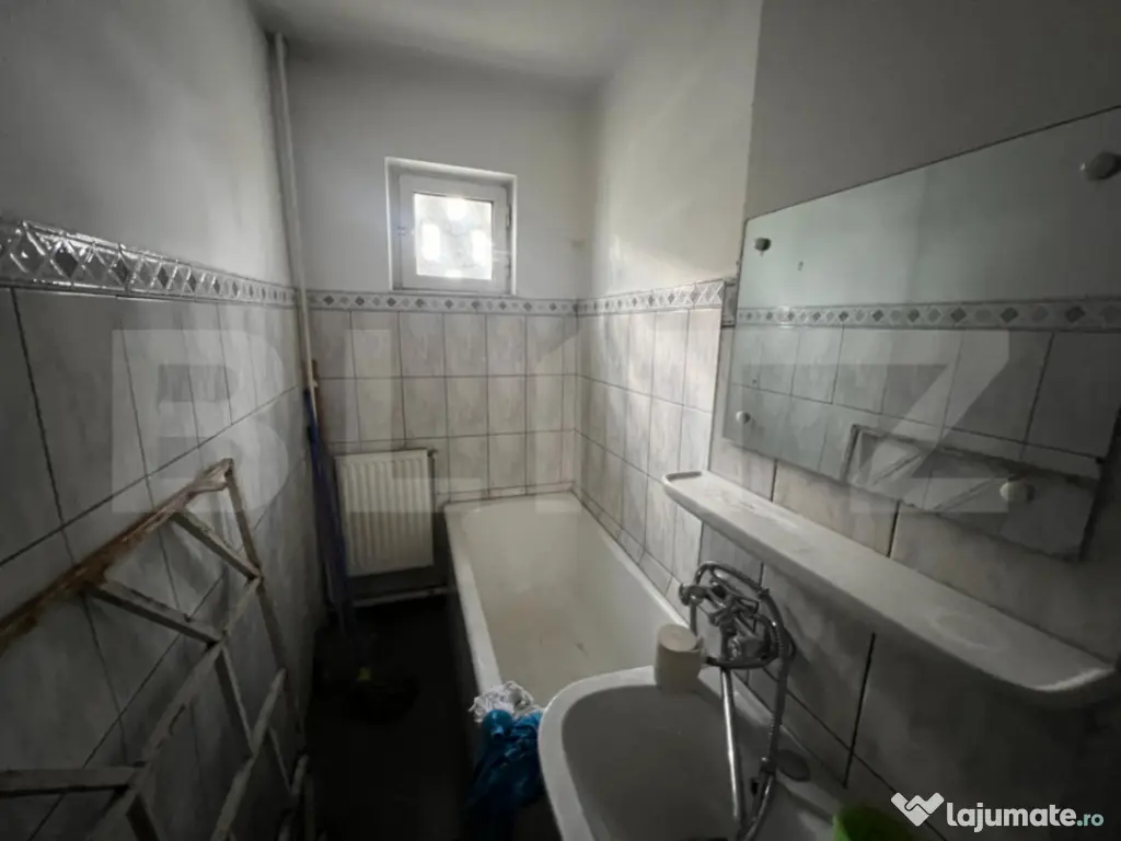 Spatiu comercial, 80 mp, zona Segarcea, Craiovița