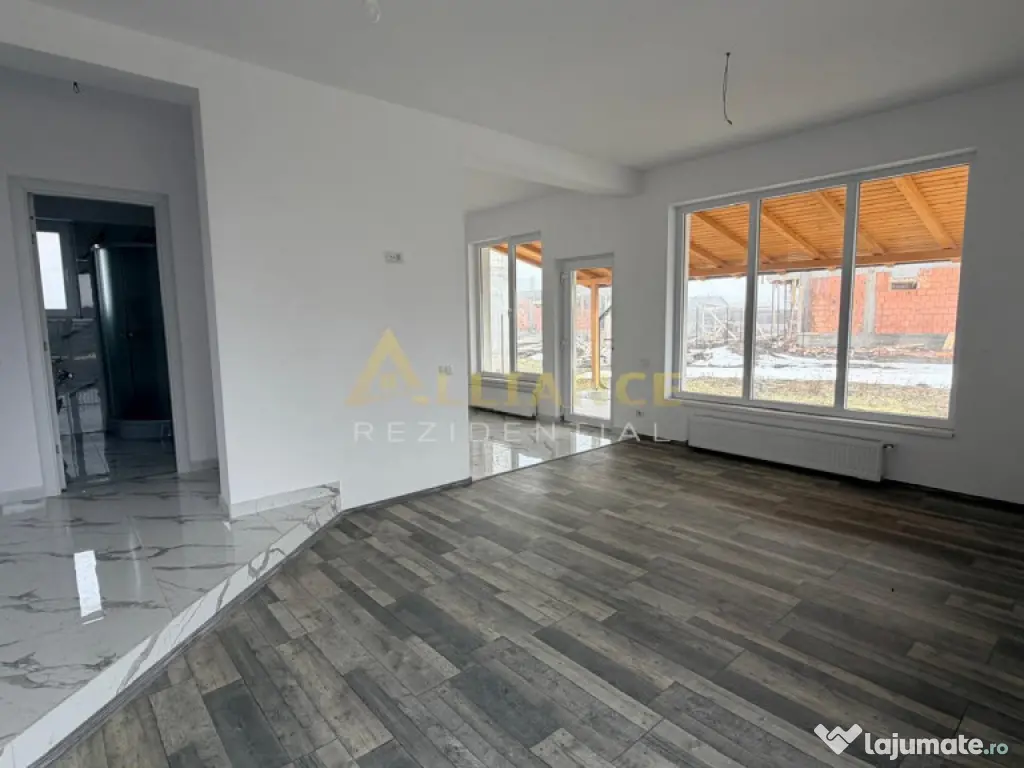 5 camere || strada asfaltata || gata de mutare 