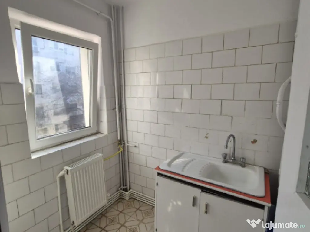 Garsoniera, ansamblul Dorobantilor, etaj 2. 