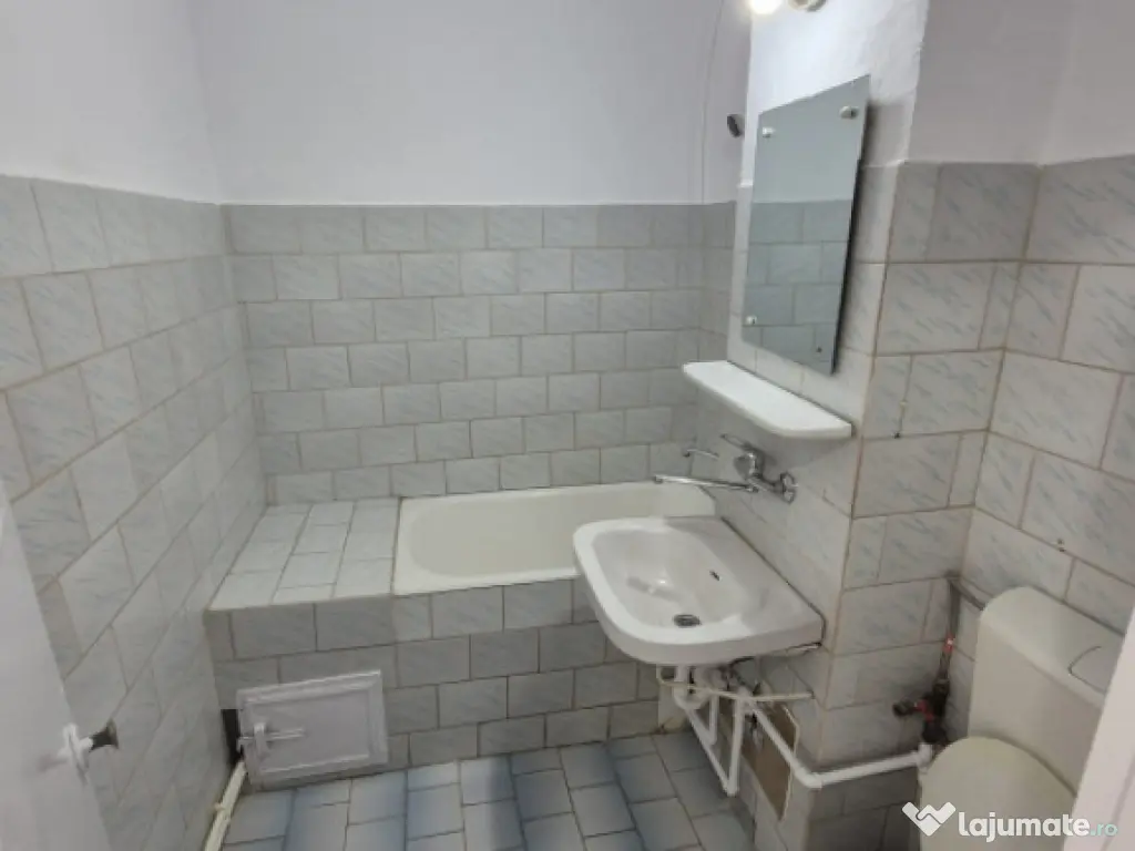 Garsoniera, ansamblul Dorobantilor, etaj 2. 