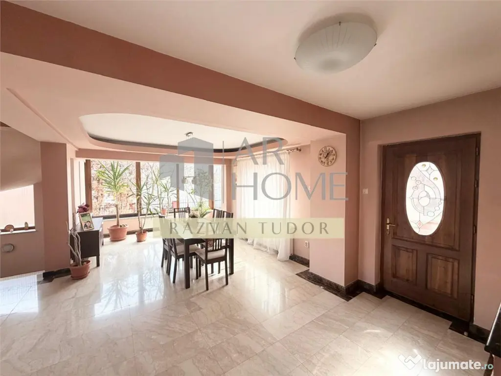 Casa 5 camere mansarda , cu garaj , beci , Ploiesti , cent 