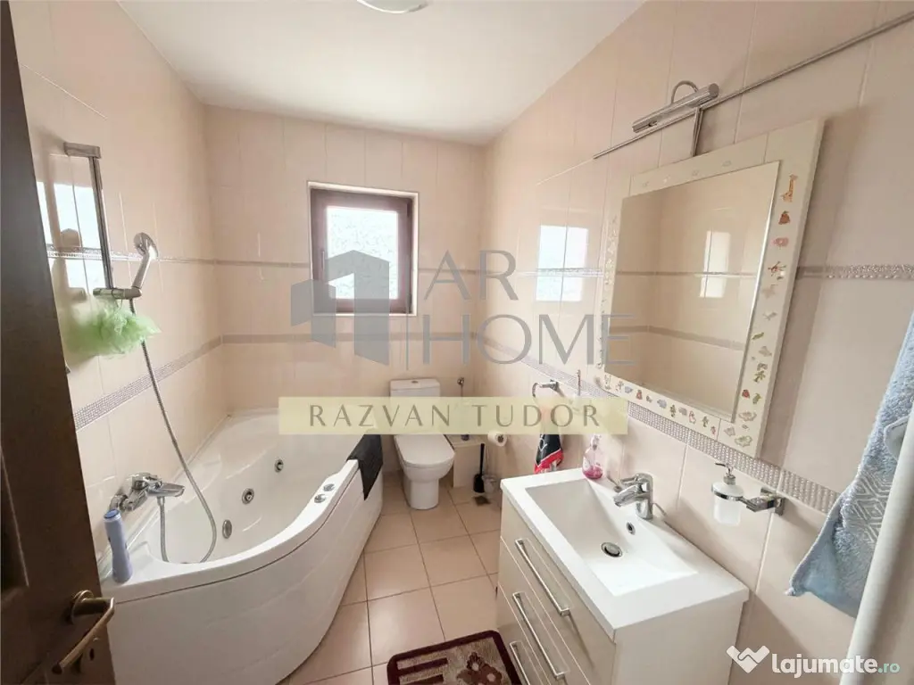 Casa 5 camere mansarda , cu garaj , beci , Ploiesti , cent 