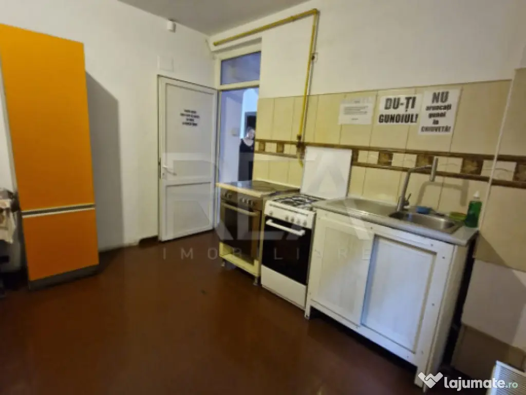 Vilă CU 13 CAMERE LÂNGĂ AUCHAN VITAN 