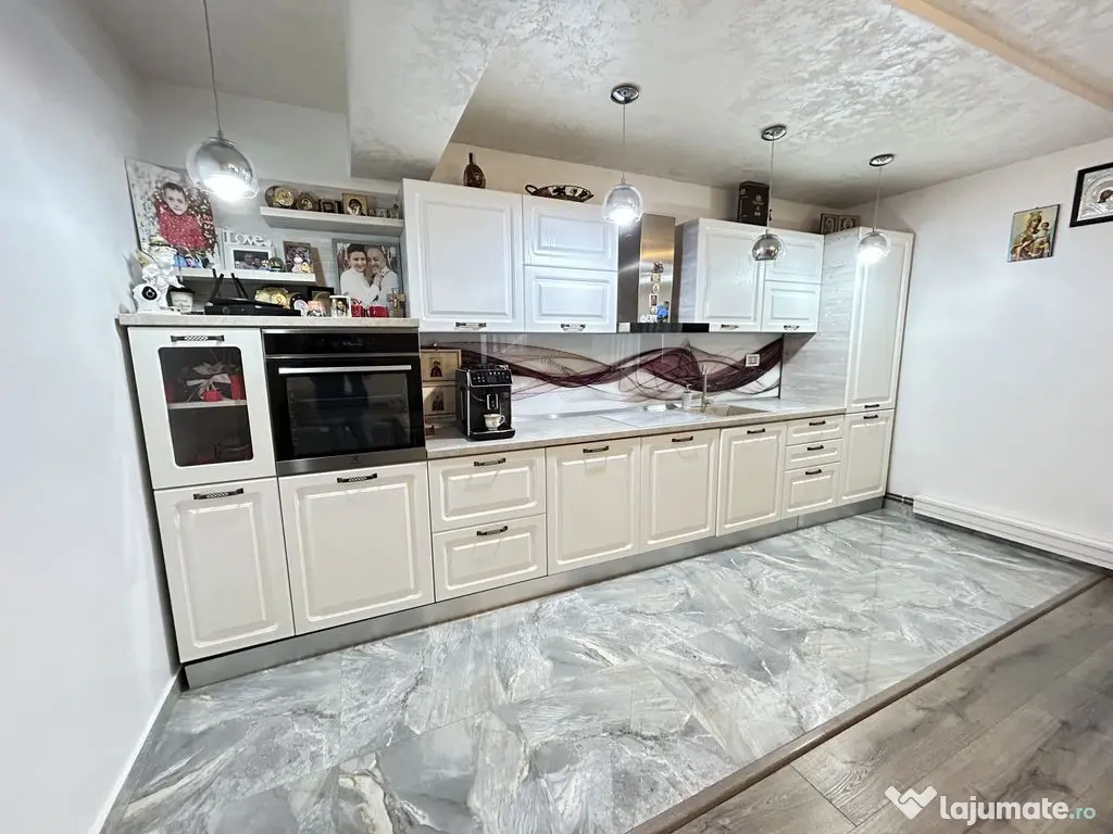 Pensiune Casa Eva Statiunea 2 Mai - 12 camere - teren 600 mp