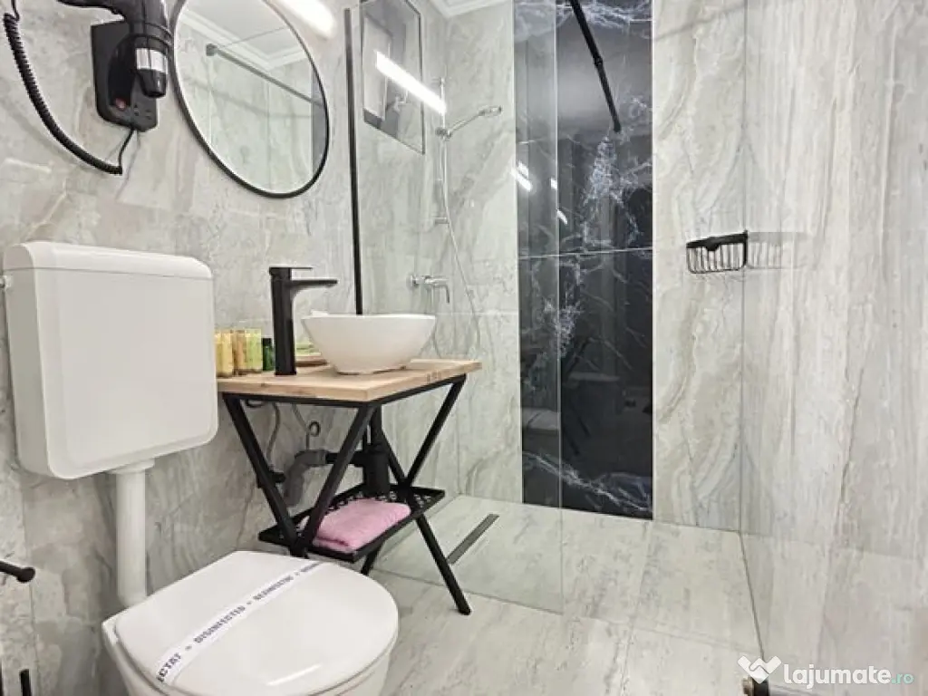 Pensiune Casa Eva Statiunea 2 Mai - 12 camere - teren 600 mp