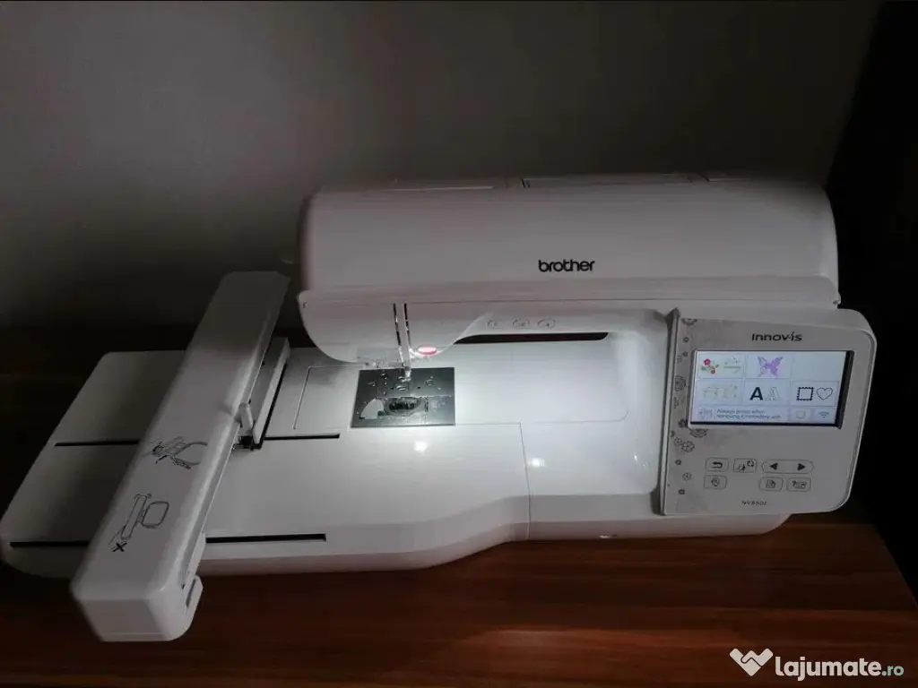 Pachet Masina brodat Brother Innov-IS 880E + PE Design11 Soft Broderie Digitala