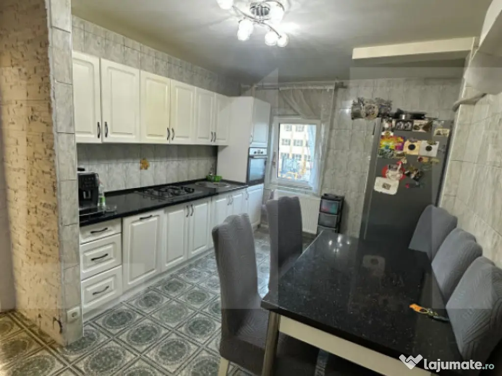 Apartament cu 3 camere, 96 mp, zona Micalaca 