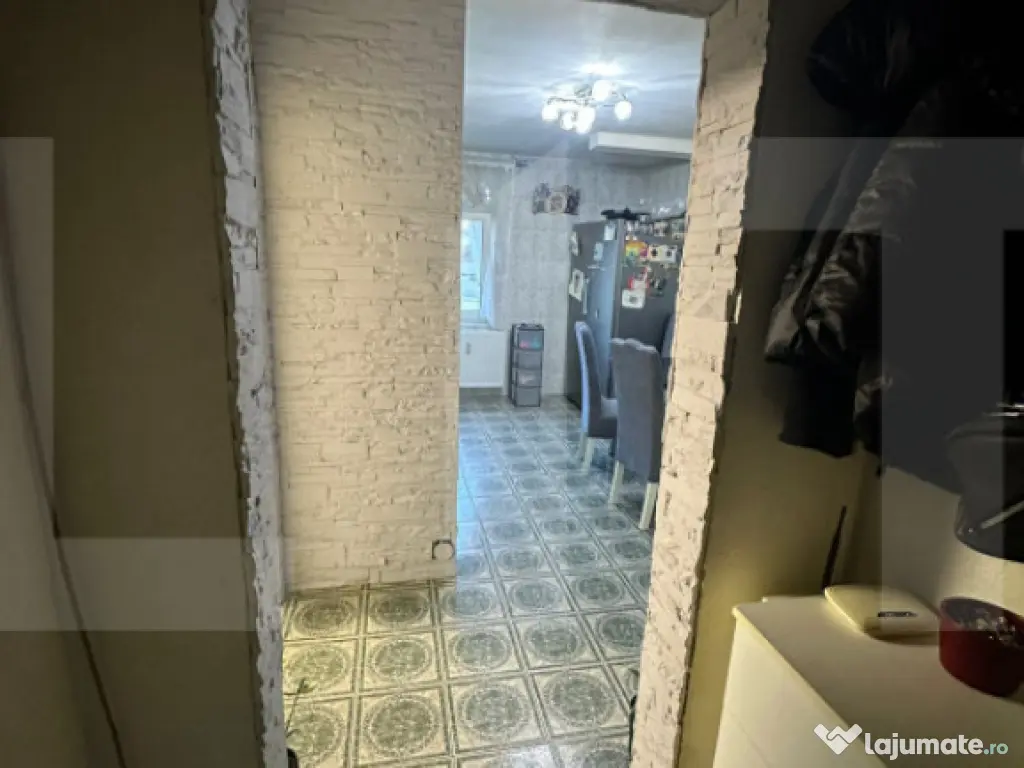 Apartament cu 3 camere, 96 mp, zona Micalaca 