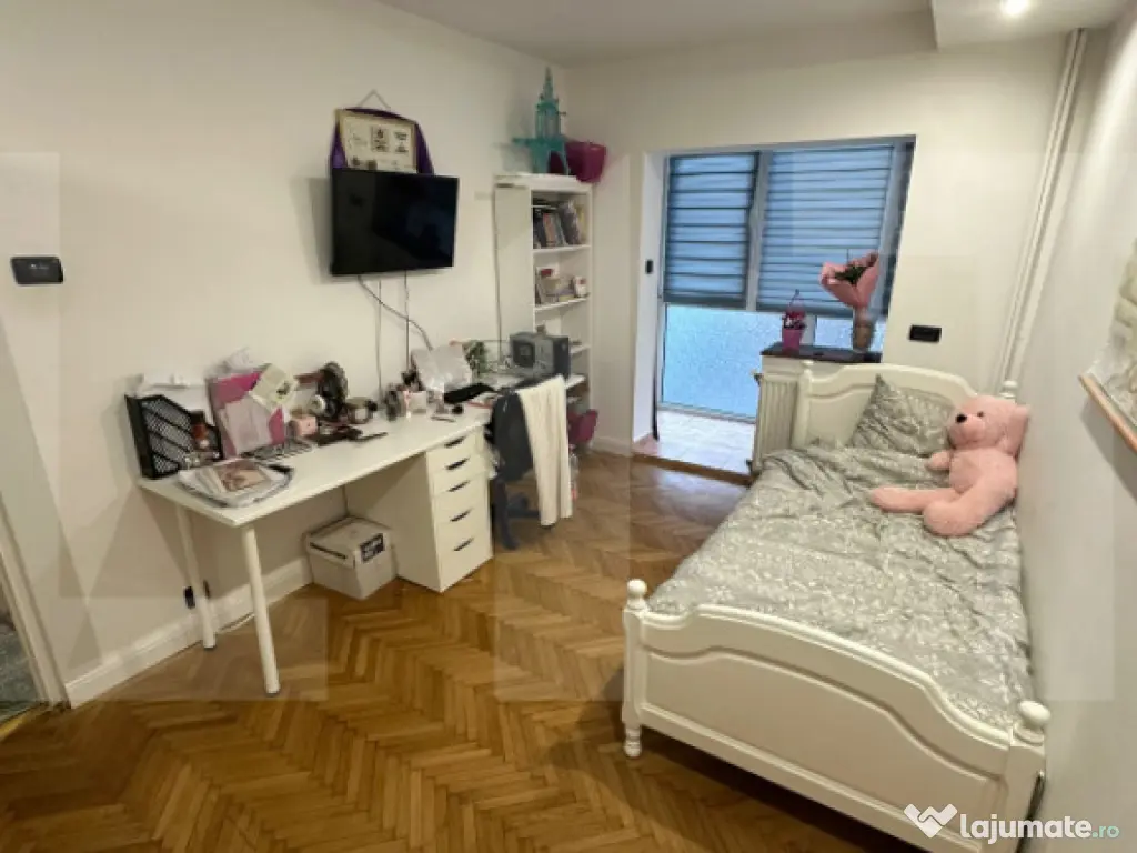 Apartament cu 3 camere, 96 mp, zona Micalaca 