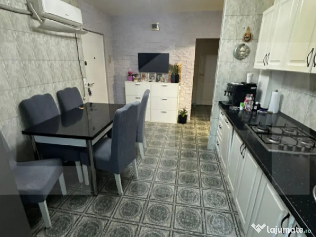 Apartament cu 3 camere, 96 mp, zona Micalaca 