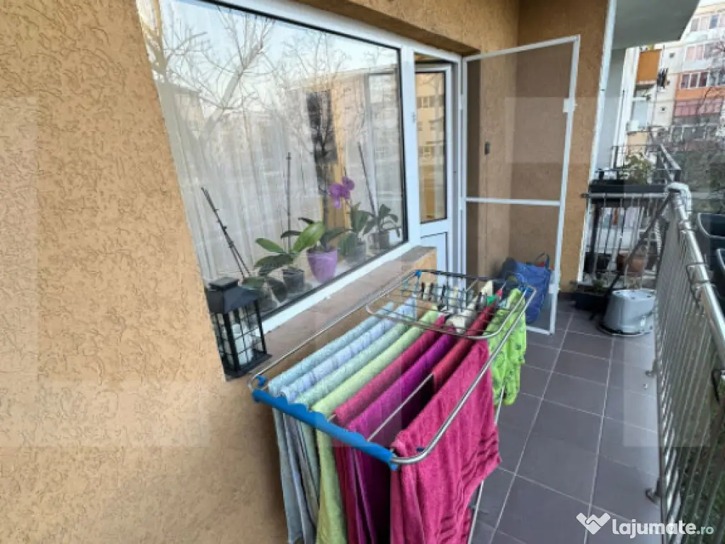 Apartament cu 3 camere, 96 mp, zona Micalaca 