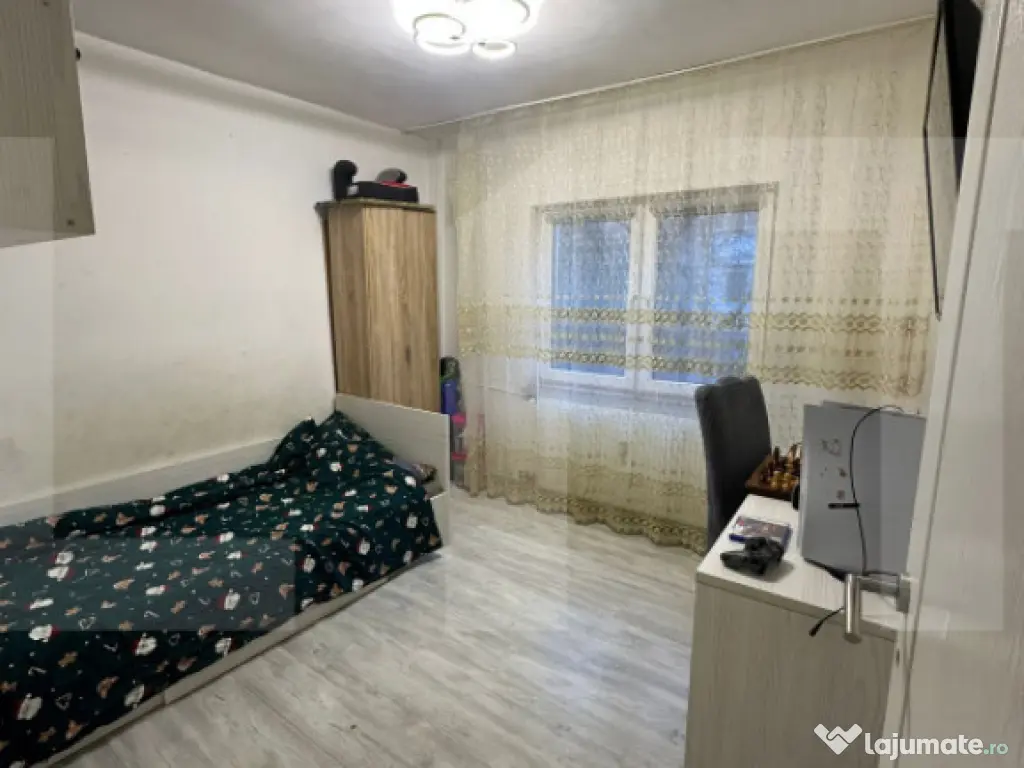 Apartament cu 3 camere, 96 mp, zona Micalaca 