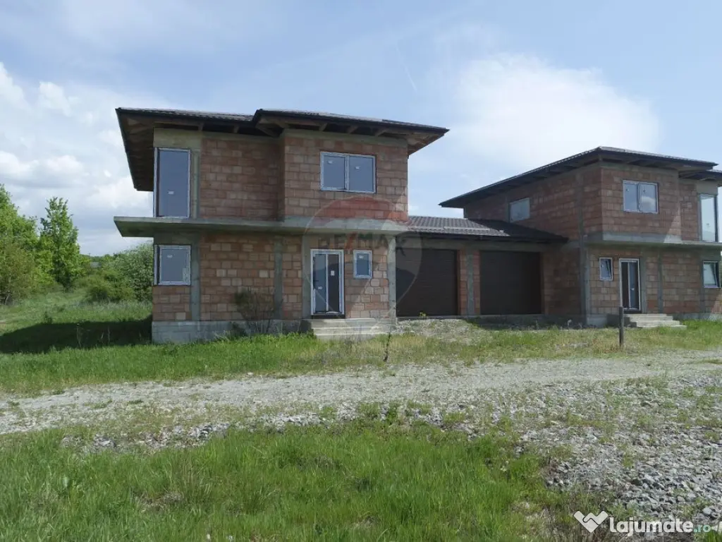 Casă de vânzare la rosu în Tăuții Măgherăuș 