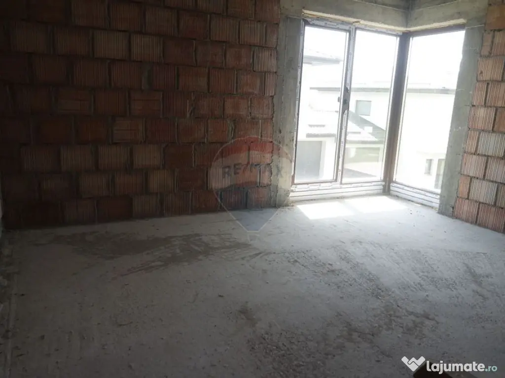 Casă de vânzare la rosu în Tăuții Măgherăuș 