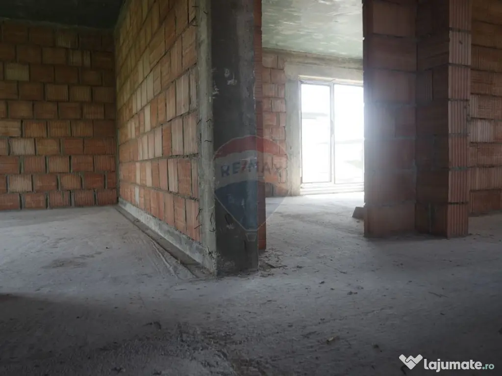 Casă de vânzare la rosu în Tăuții Măgherăuș 