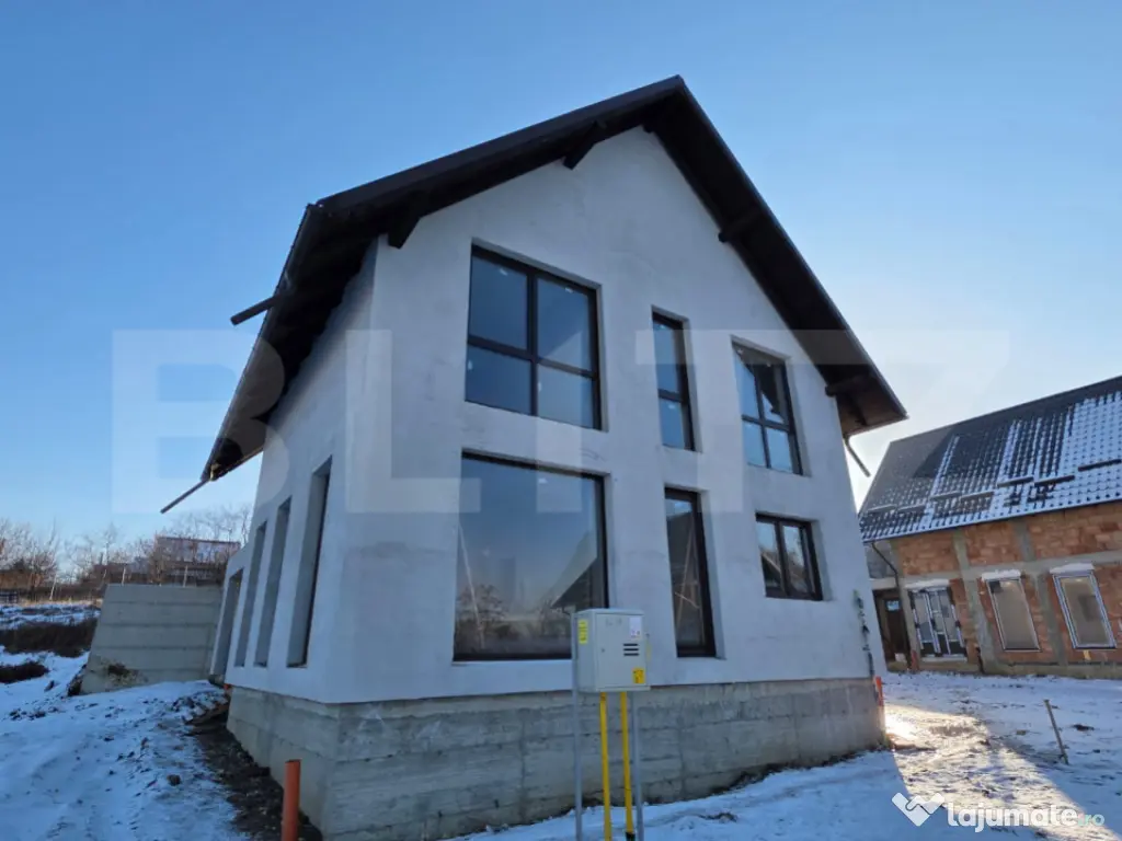 Doua case in Sfantu Ilie, 110mp utili, garaj, acces privat. 