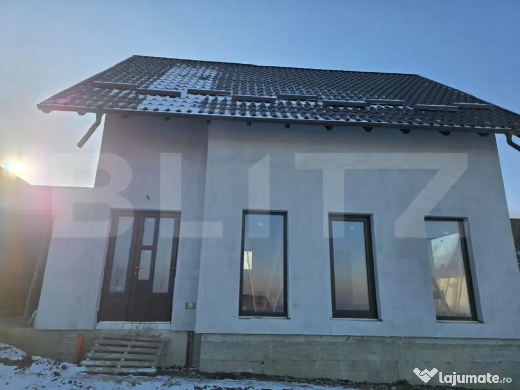 Doua case in Sfantu Ilie, 110mp utili, garaj, acces privat. 