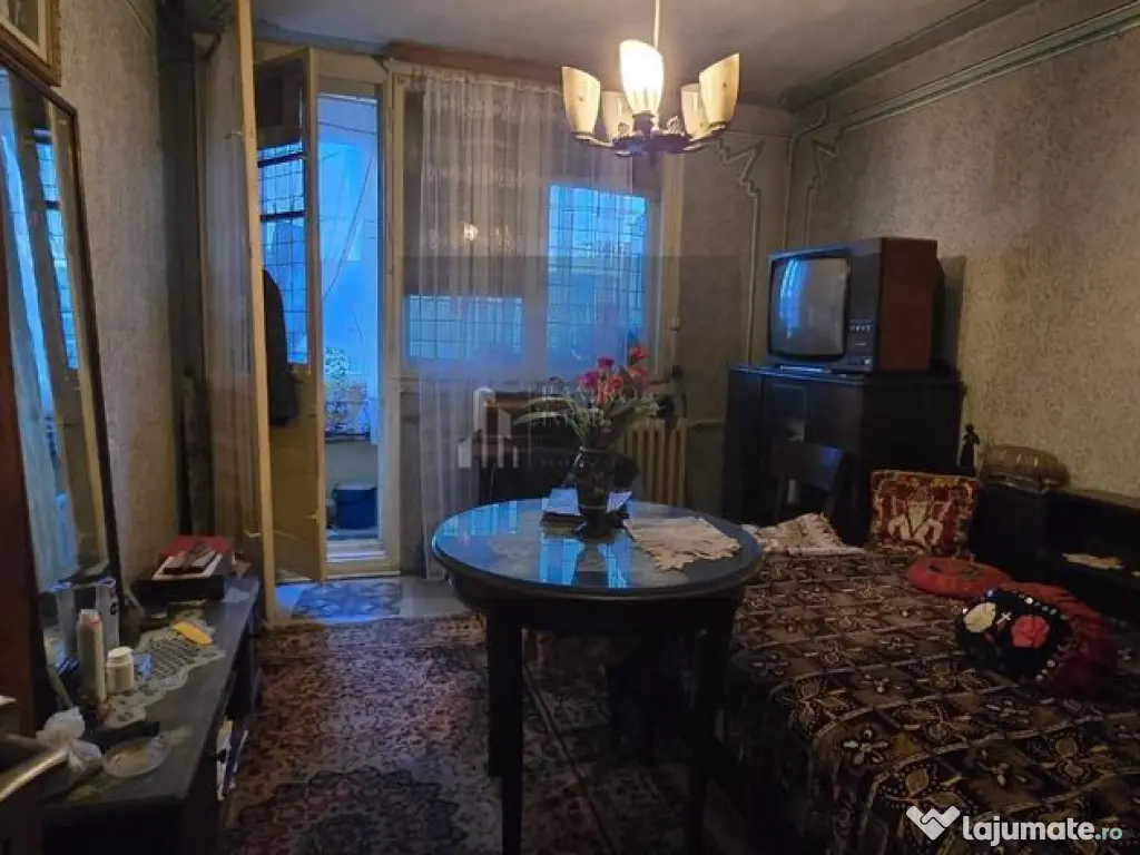 3 camere 5 minute METROU 1 DECEMBRIE 1918 DE RENOVAT 