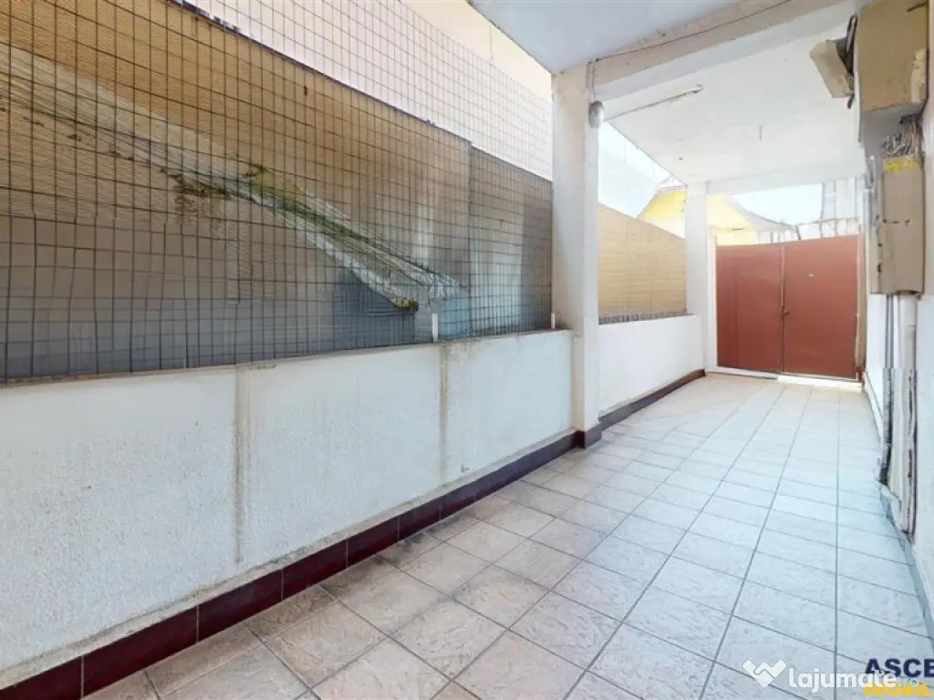 FILM! Stradal imobil, pe doua camere garaj propriu, Centra 