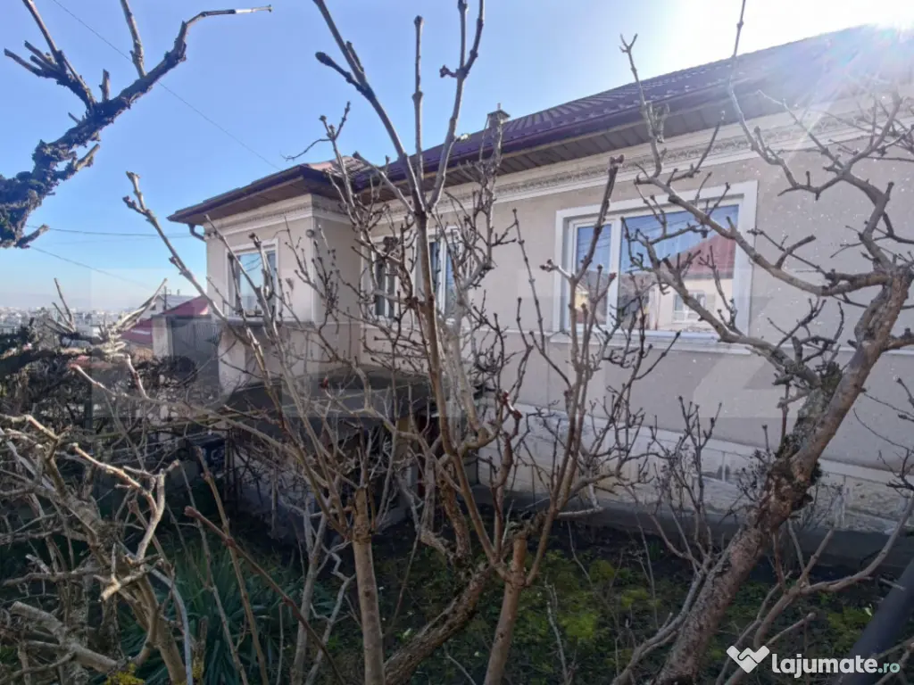 Oportunitate ! Casă renovabilă 176 mp, teren de 530 mp, c 
