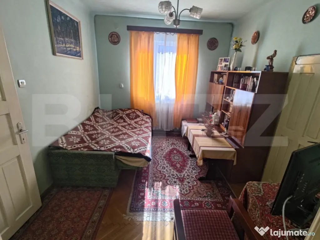 Oportunitate ! Casă renovabilă 176 mp, teren de 530 mp, c 