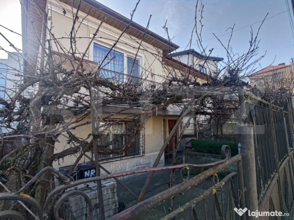 Oportunitate ! Casă renovabilă 176 mp, teren de 530 mp, c 