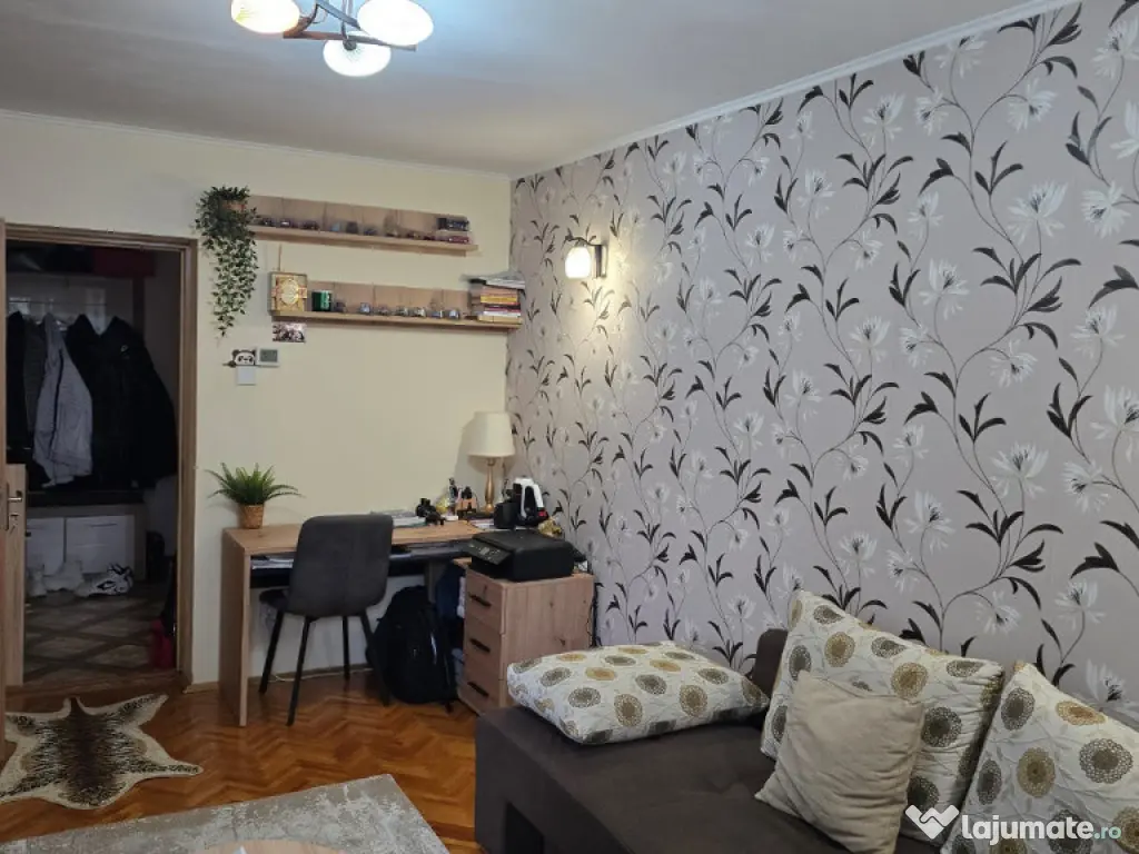 Vand apartament 2 camere in Deva, zona Titu Maiorescu, etaj 3, 