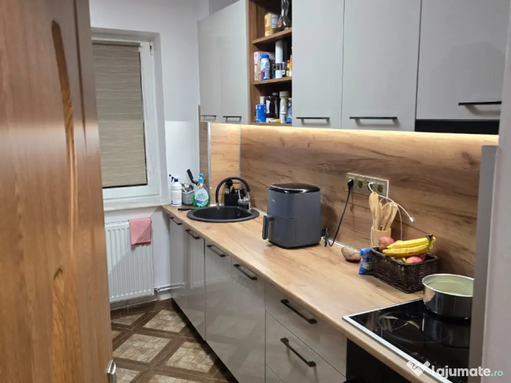 Vand apartament 2 camere in Deva, zona Titu Maiorescu, etaj 3, 