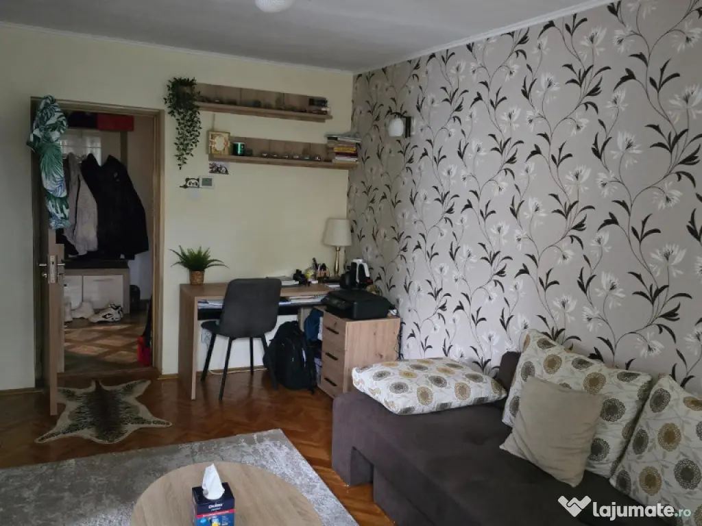 Vand apartament 2 camere in Deva, zona Titu Maiorescu, etaj 3, 