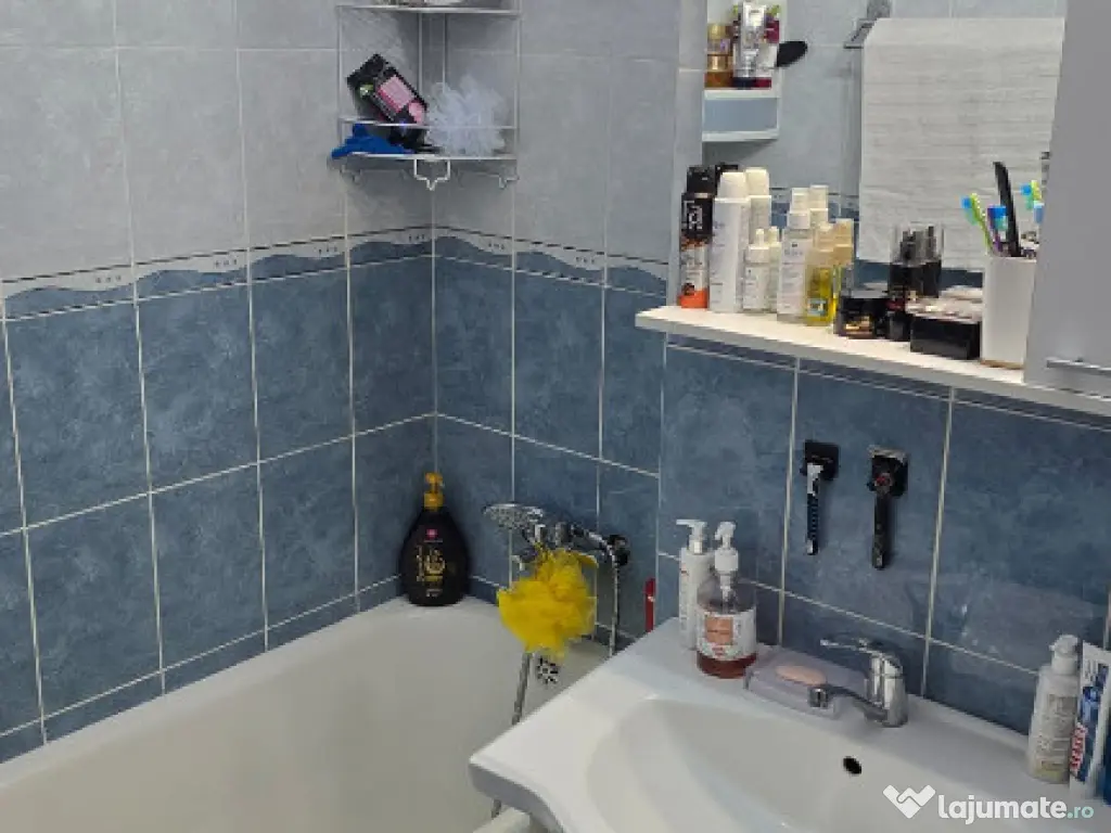 Vand apartament 2 camere in Deva, zona Titu Maiorescu, etaj 3, 