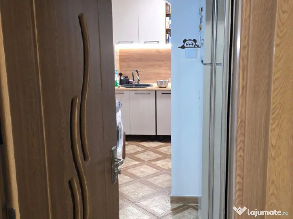 Vand apartament 2 camere in Deva, zona Titu Maiorescu, etaj 3, 