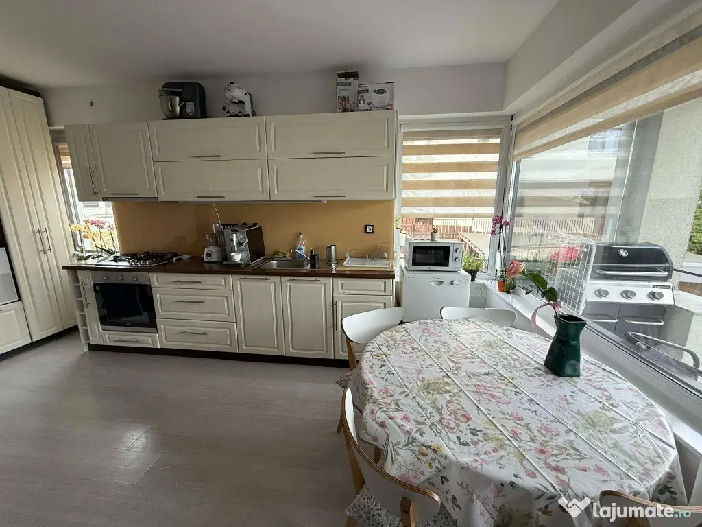 Apartament 3 camere -exclusivitate-cartier Europa 