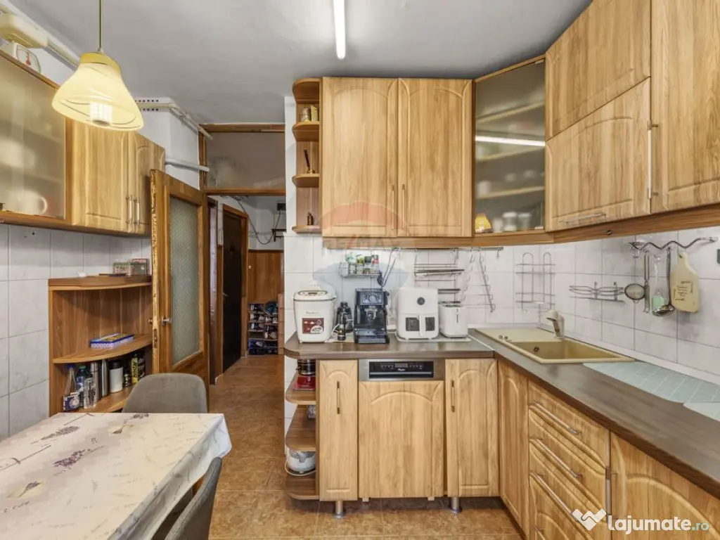 Apartament 3 camere 2 bai decomandat, Alfa 