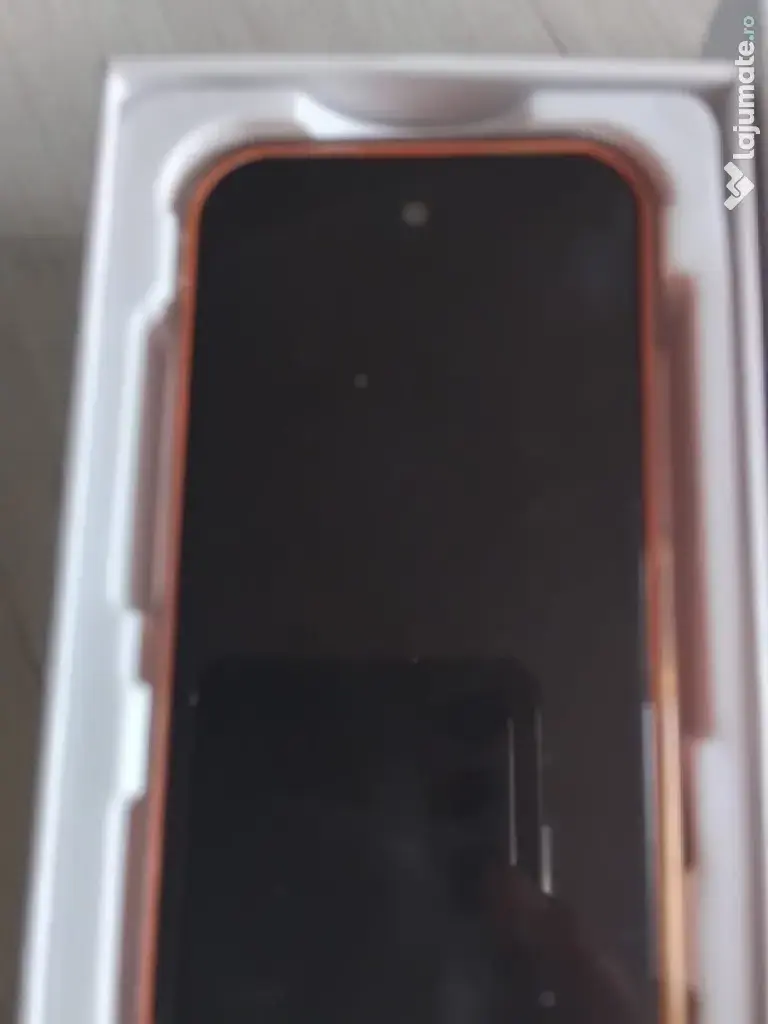mini iphone detalii in poze 
