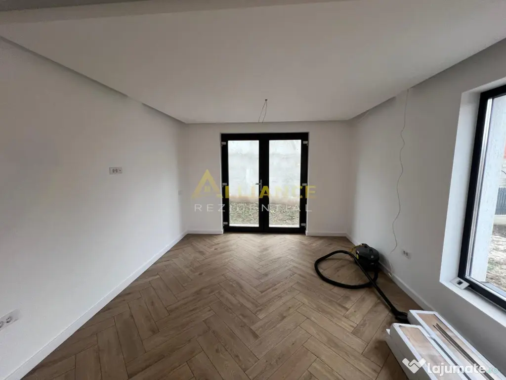 Casa individuala - 3 camere - 2 bai - 100 mp utili-teren 21 