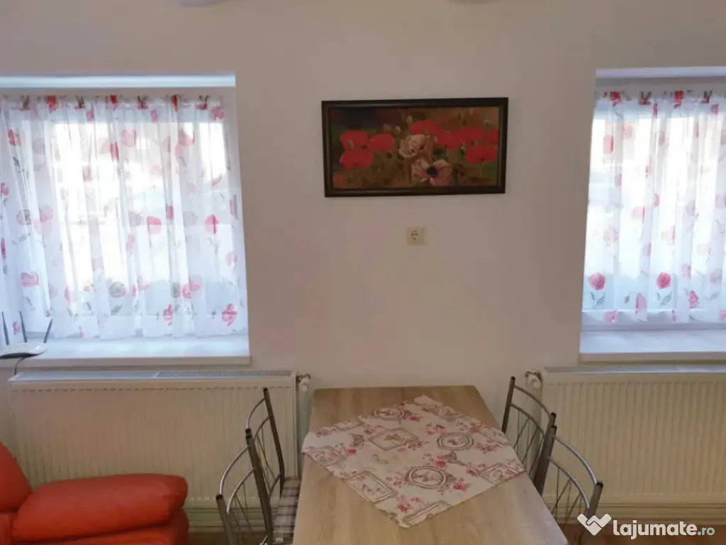 Apartament cu 5 camere, decomandat - Centrul Istoric 