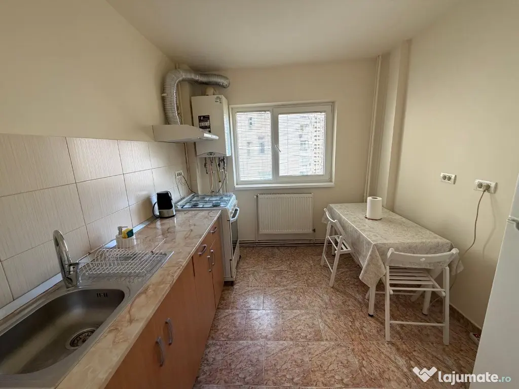 Inchiriez Apartament 2 camere -Str. Cernauti (langa MegaMall) 