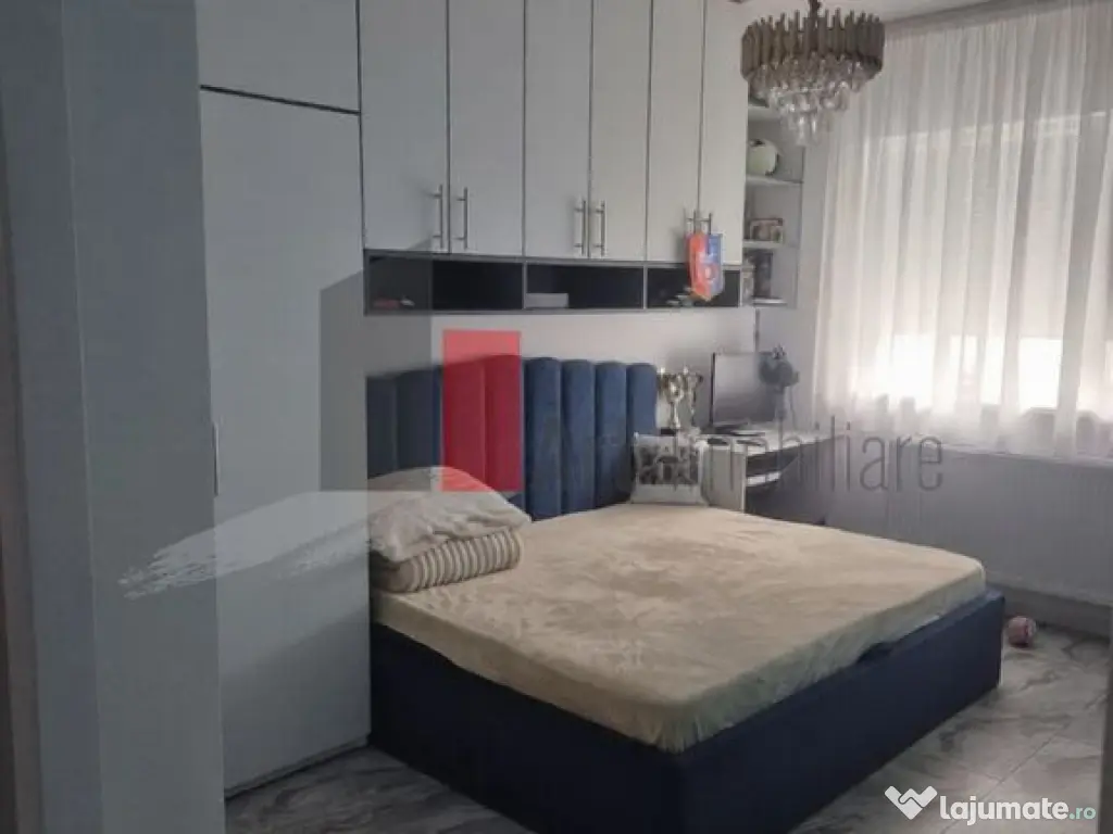 Vanzare apartament 3 camere 70 mp-Weiner Palada+loc de pa... 