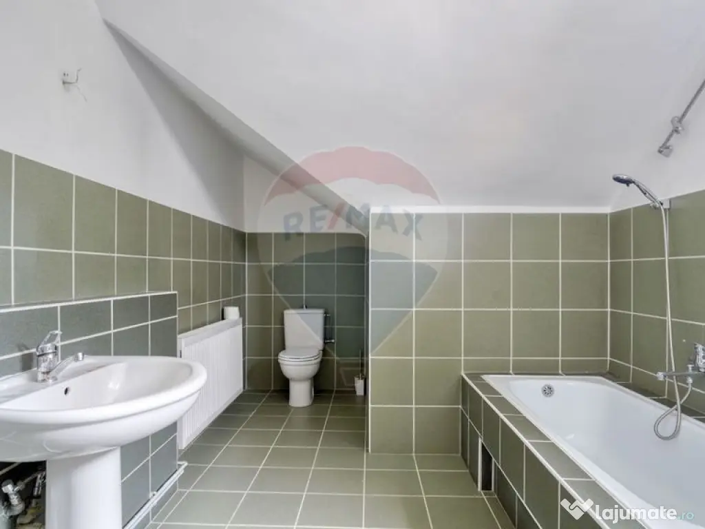 Casă / Vilă cu 9 camere de închiriat în zona Centrul ... 