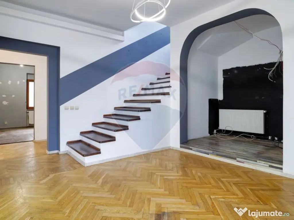 Casă / Vilă cu 9 camere de închiriat în zona Centrul ... 