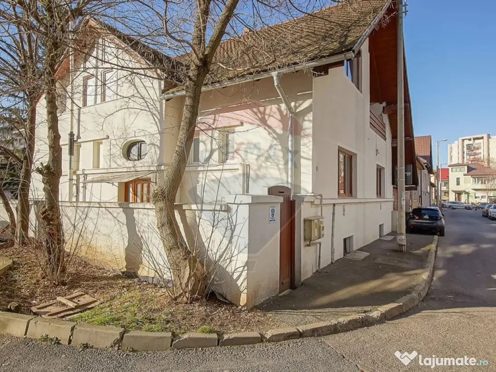 Casă / Vilă cu 9 camere de închiriat în zona Centrul ... 