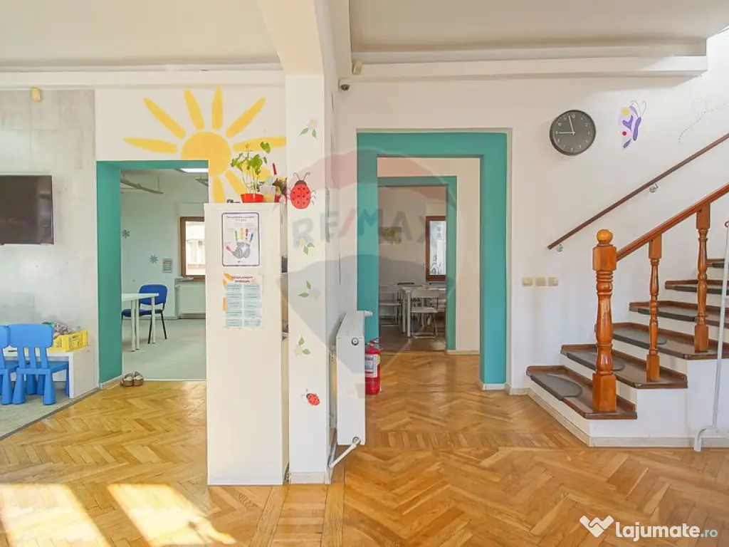 Casă / Vilă cu 9 camere de închiriat în zona Centrul ... 