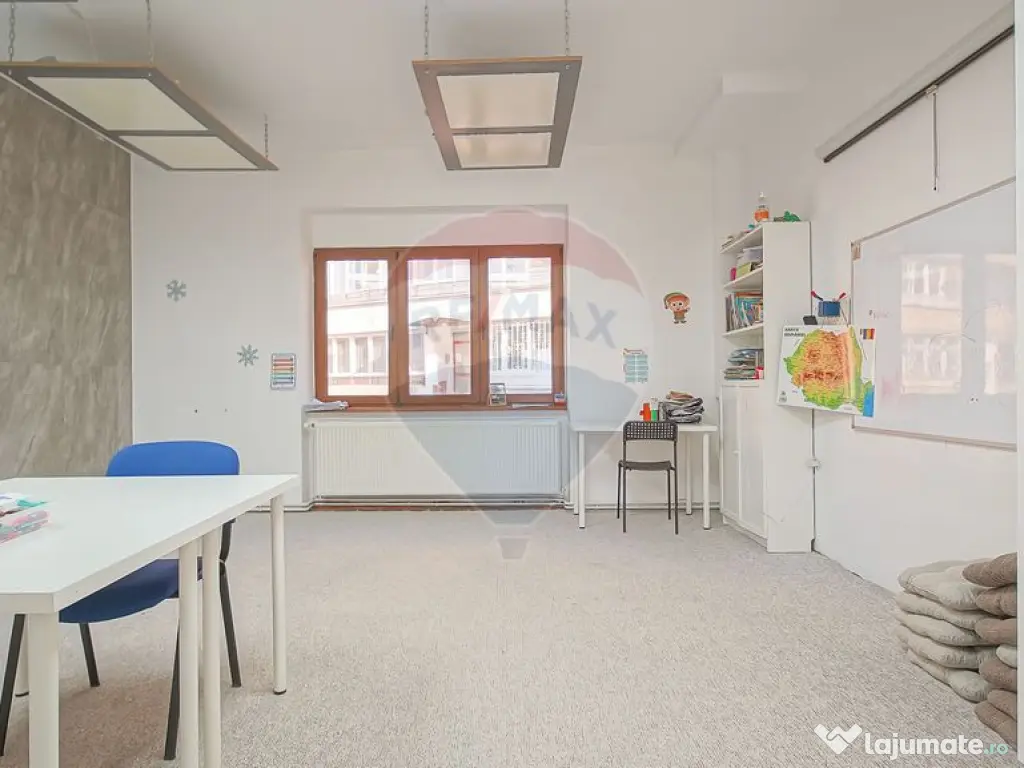 Casă / Vilă cu 9 camere de închiriat în zona Centrul ... 