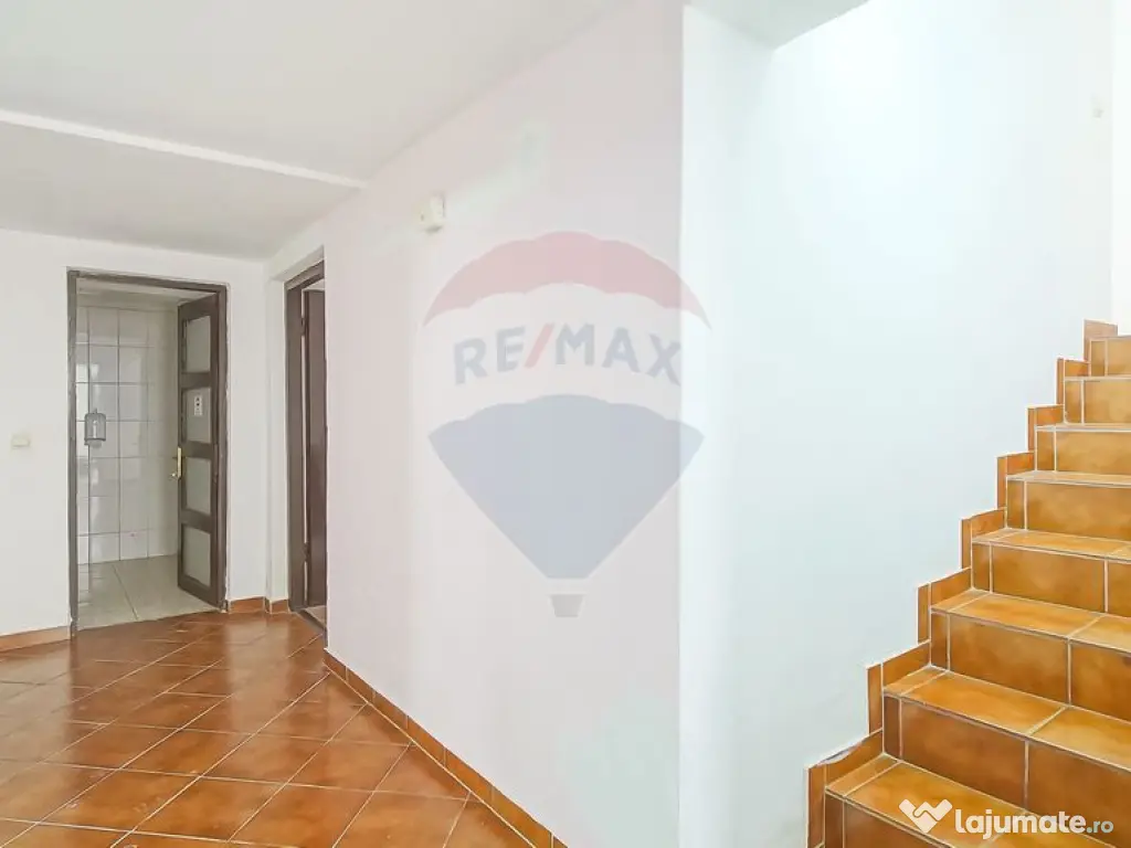 Casă / Vilă cu 9 camere de închiriat în zona Centrul ... 